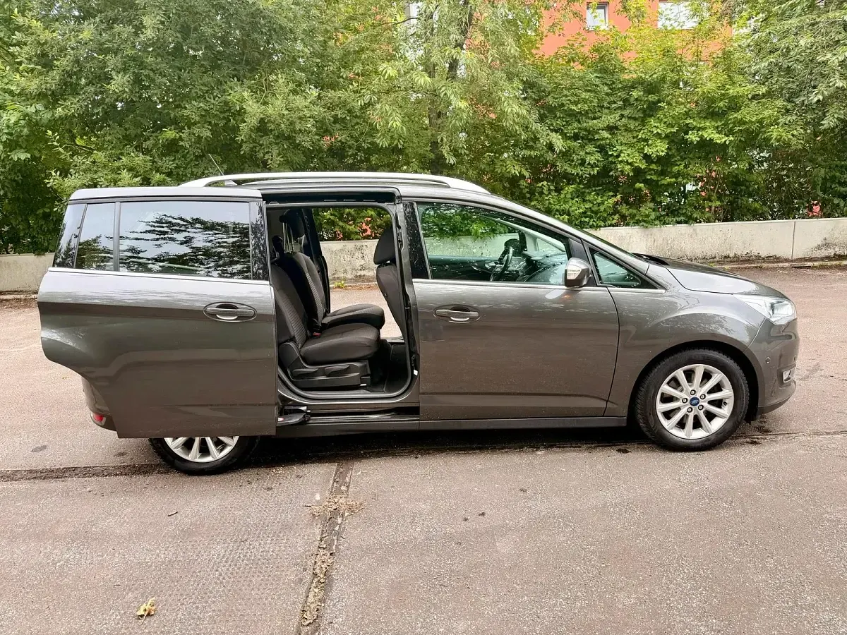 Gebraucht Ford Grand C-Max 125 PS (91 kW) 2018 Grau Van / Kleinbus