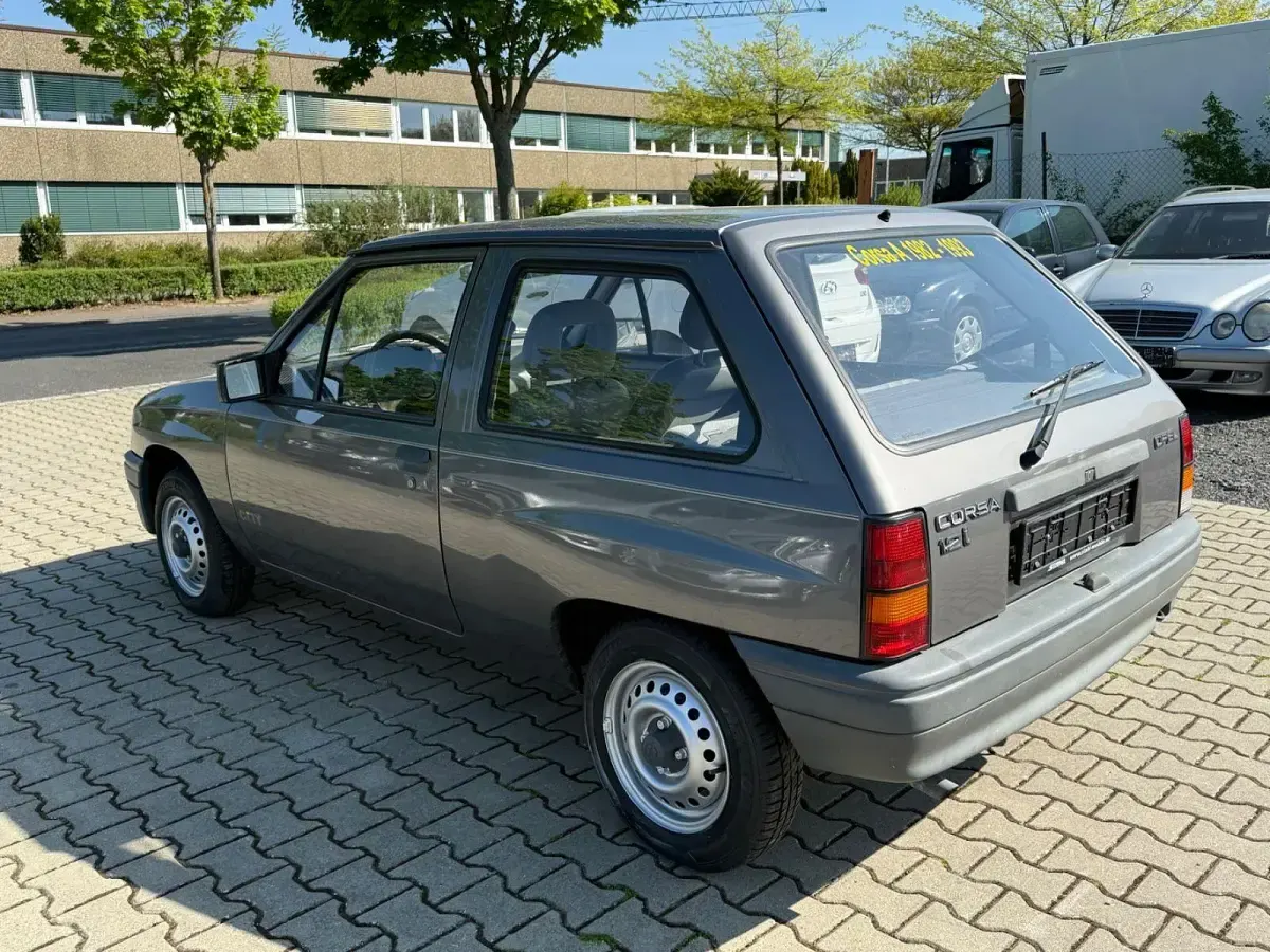 Gebraucht Opel Corsa 45 PS (33 kW) 1992 Grau Kleinwagen
