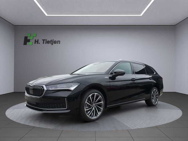 Schwarz Gebraucht 2022 Skoda Superb LAURIN & KLEMENT Kombi | 66.350 € - Bild 1/4
