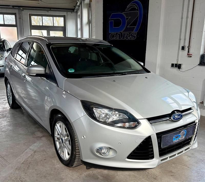 Gebraucht Ford Focus Titanium 125 PS (91 kW) 2013 Silber Kombi