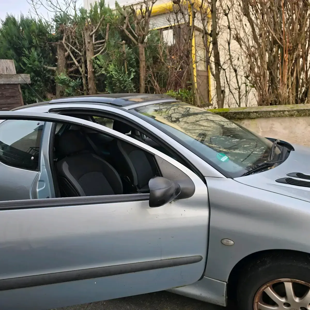 Gebraucht Peugeot 206 2012 Silber Kleinwagen