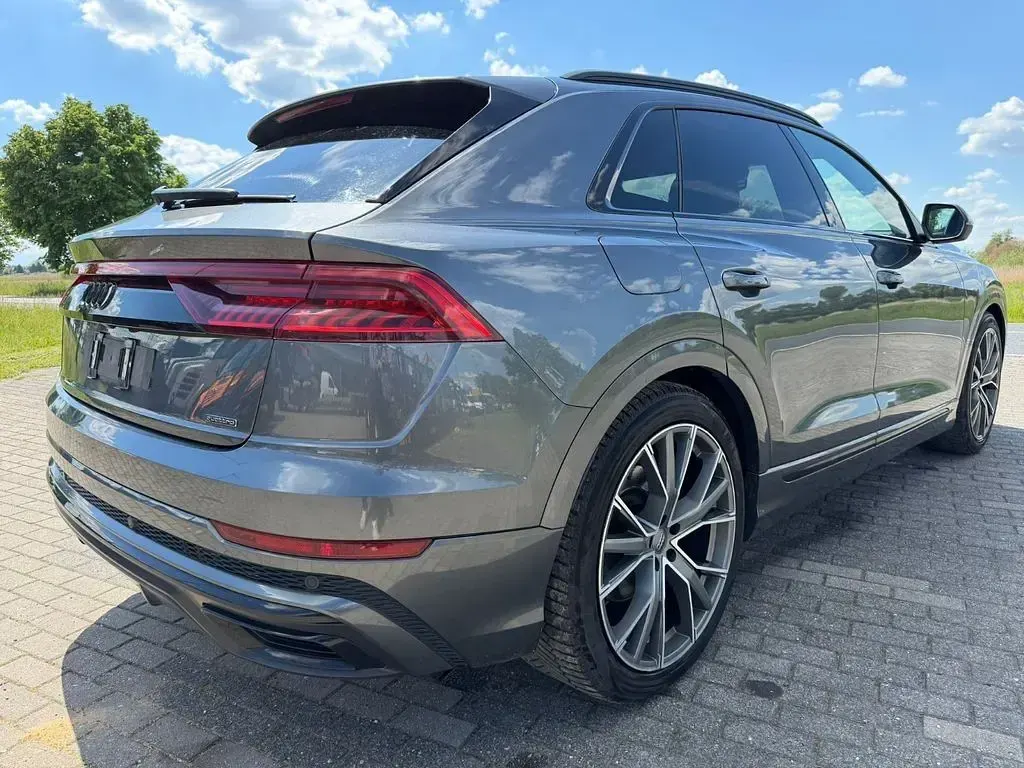 Gebraucht Audi Q8 286 PS (210 kW) 2019 Grau SUV