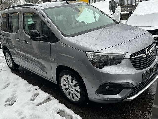 Kontrast grau Gebraucht 2024 Opel Combo-e Life Ultimate Van / Kleinbus | 26.900 € (Fairer Preis) - Bild 1/4