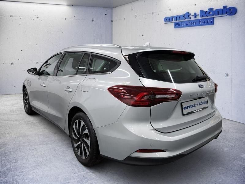 Używany Ford Focus Titanium 155 KM (114 kW) 2025 Srebrny Sedan/Limuzyna