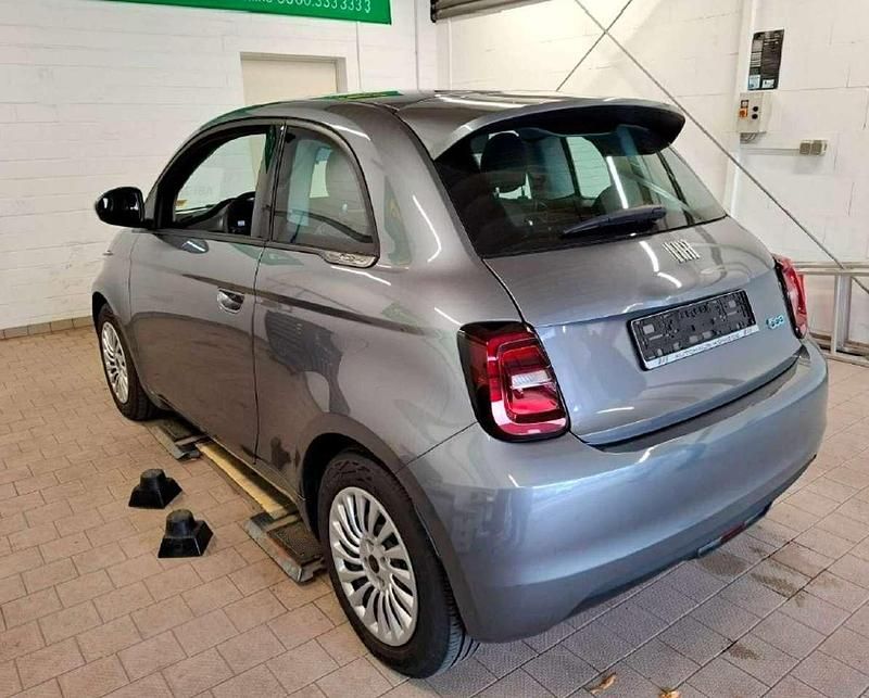 Gebraucht Fiat 500e 86 kW (118 PS) 2023 Grau Kleinwagen