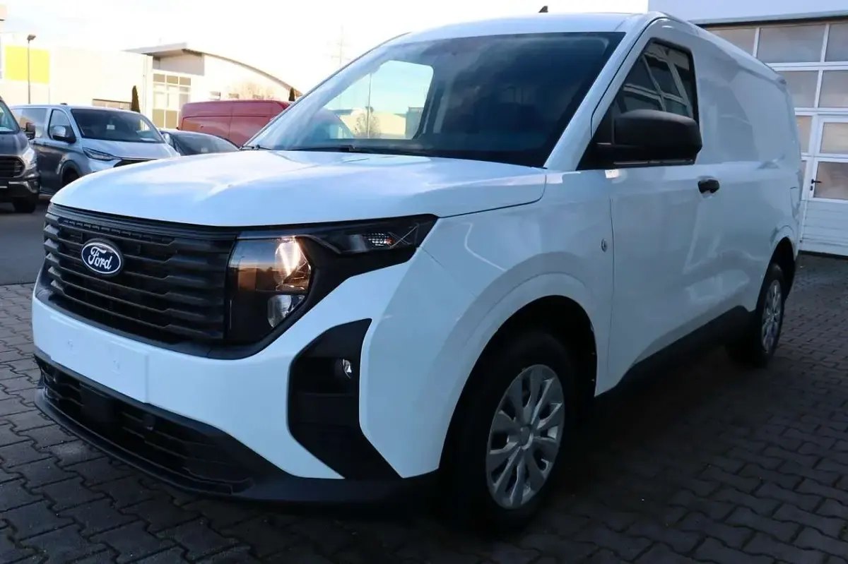 Neu Ford Courier Trend 101 PS (74 kW) 2026 Frozen white Van / Kleinbus