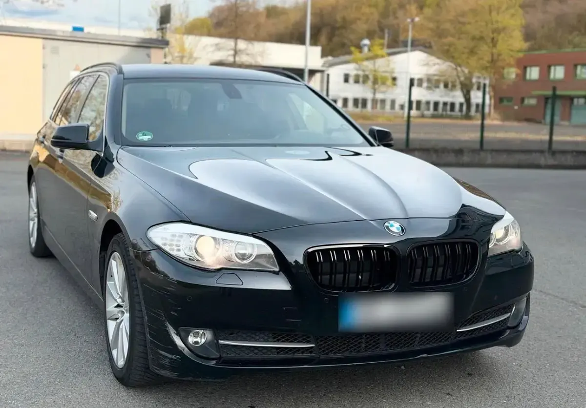Second-hand BMW 530 258 CP (189 kW) 2011 Negru Break