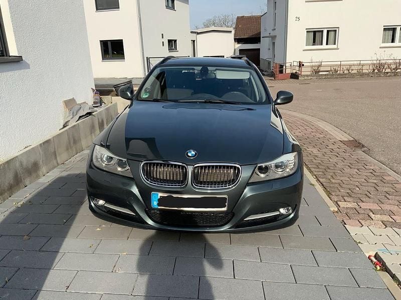 Gebraucht BMW 325 218 PS (160 kW) 2010 Grün Kombi