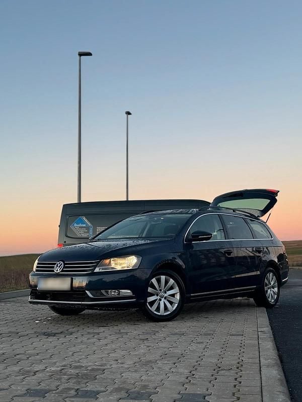 Gebraucht VW Passat 140 PS (102 kW) 2014 Violet Kombi