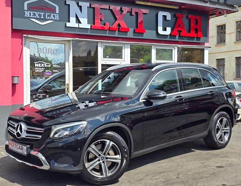 Schwarz Gebraucht 2018 Mercedes GLC220 Exclusive SUV | 26.000 € (Teuer) - Bild 1/4