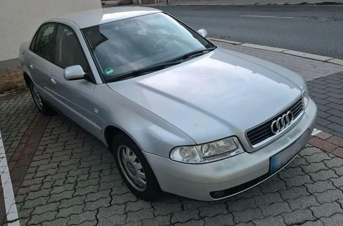 Gebraucht Audi A4 105 PS (77 kW) 2000 Grau Limousine