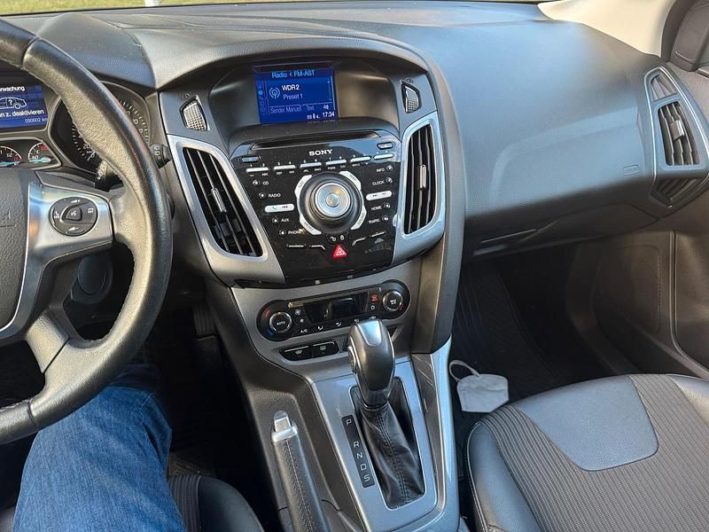 Gebraucht Ford Focus 163 PS (119 kW) 2013 Grau Kombi