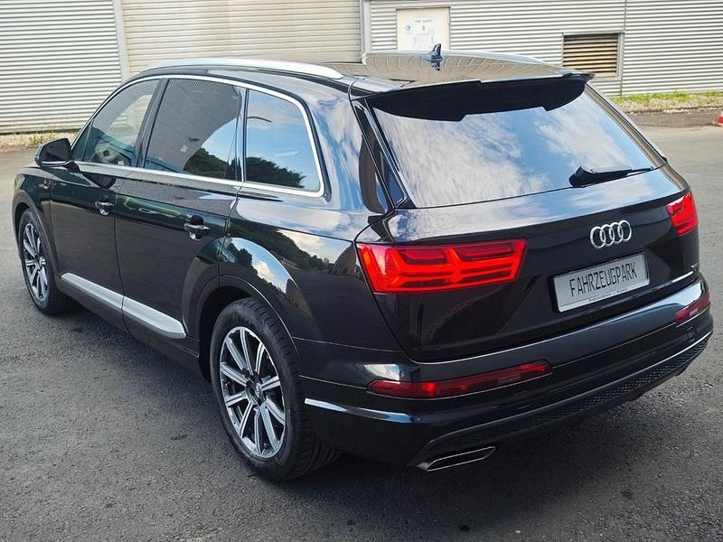 Schwarz Gebraucht 2016 Audi Q7 S-Line SUV | 31.799 € (Fairer Preis) - Bild 1/4