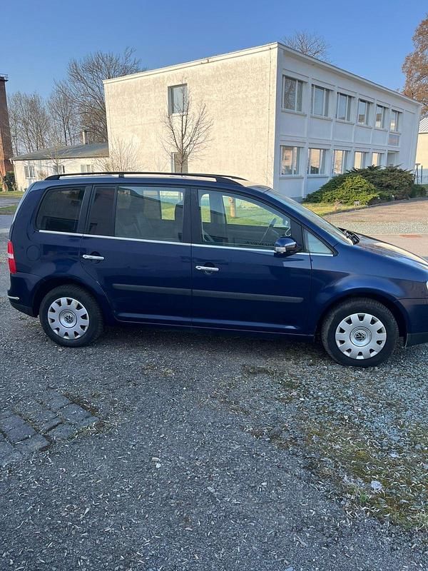 Gebraucht VW Touran 105 PS (77 kW) 2004 Blau Van / Kleinbus