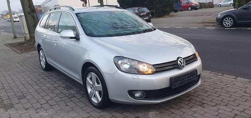 Gebraucht VW Golf VI 105 PS (77 kW) 2011 Reflexsilber metallic Kleinwagen