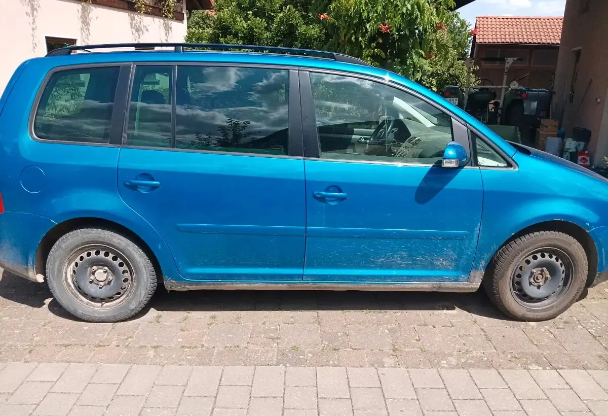 Gebraucht VW Touran 115 PS (84 kW) 2005 Blau Van / Kleinbus