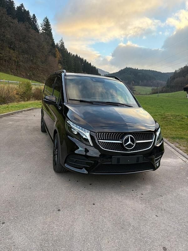 Schwarz Gebraucht 2023 Mercedes V300 AMG Van / Kleinbus | 60.000 € (Superpreis) - Bild 1/4