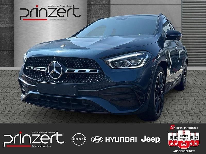 Blau Gebraucht 2021 Mercedes GLA200 AMG line SUV | 35.470 € (Etwas zu teuer) - Bild 1/3