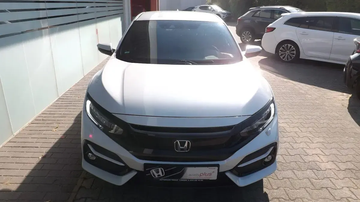 Gebraucht Honda Civic Elegance 126 PS (92 kW) 2021 Weiß Limousine