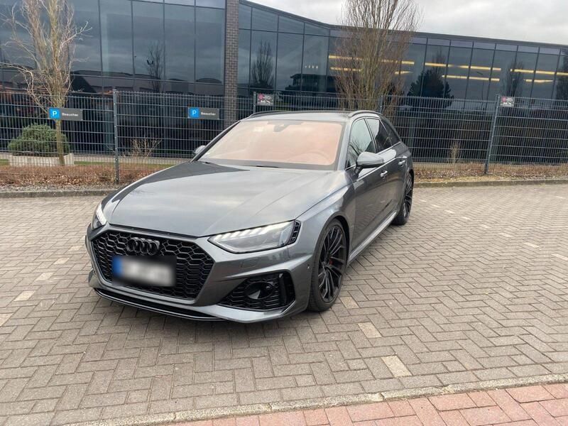 Grau Gebraucht 2025 Audi RS4 Competition Kombi | 94.800 € (Fairer Preis) - Bild 1/4