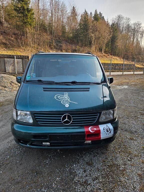 Gebraucht Mercedes V220 122 PS (89 kW) 2002 Grün Van / Kleinbus