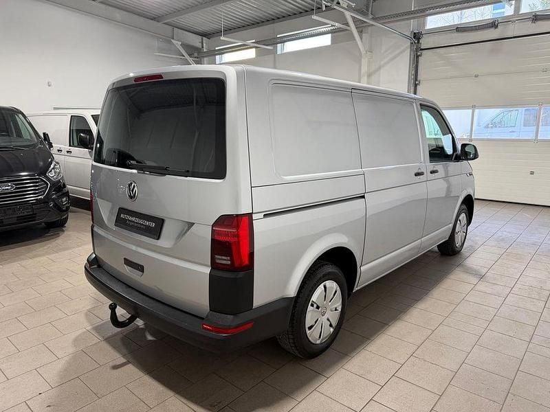 Gebraucht VW T6.1 150 PS (110 kW) 2022 Reflex silber Van