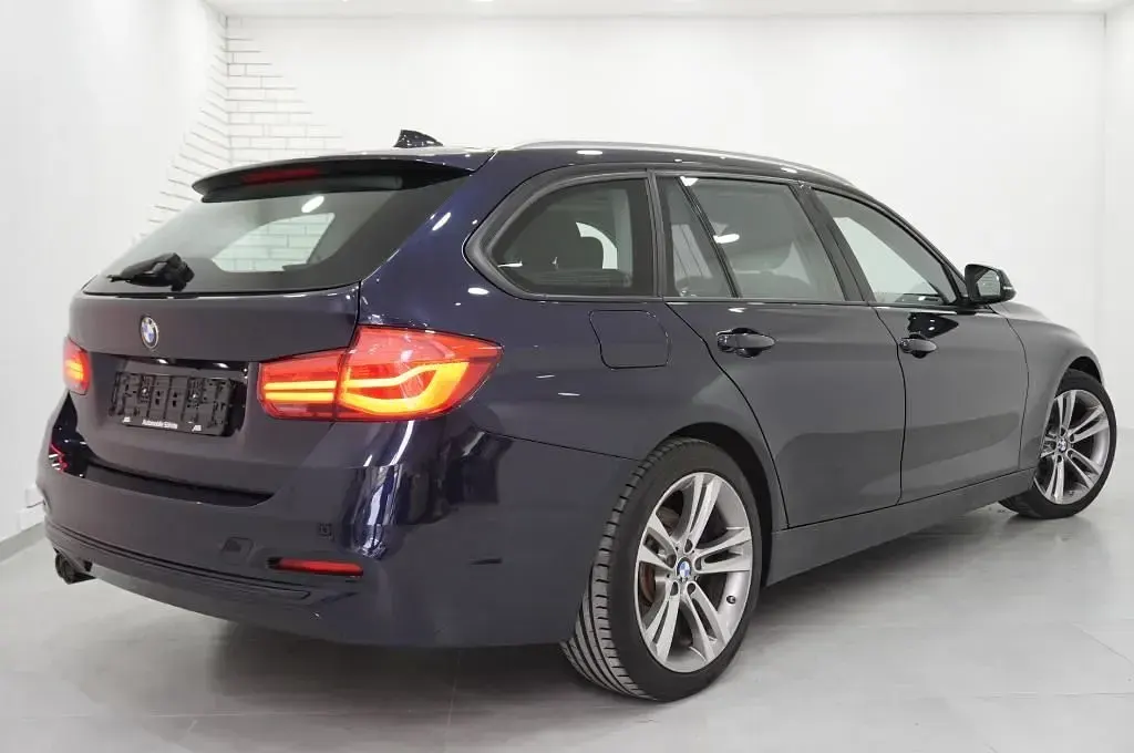 Gebraucht BMW 325 Sport Line 224 PS (164 kW) 2016 Blau Kombi