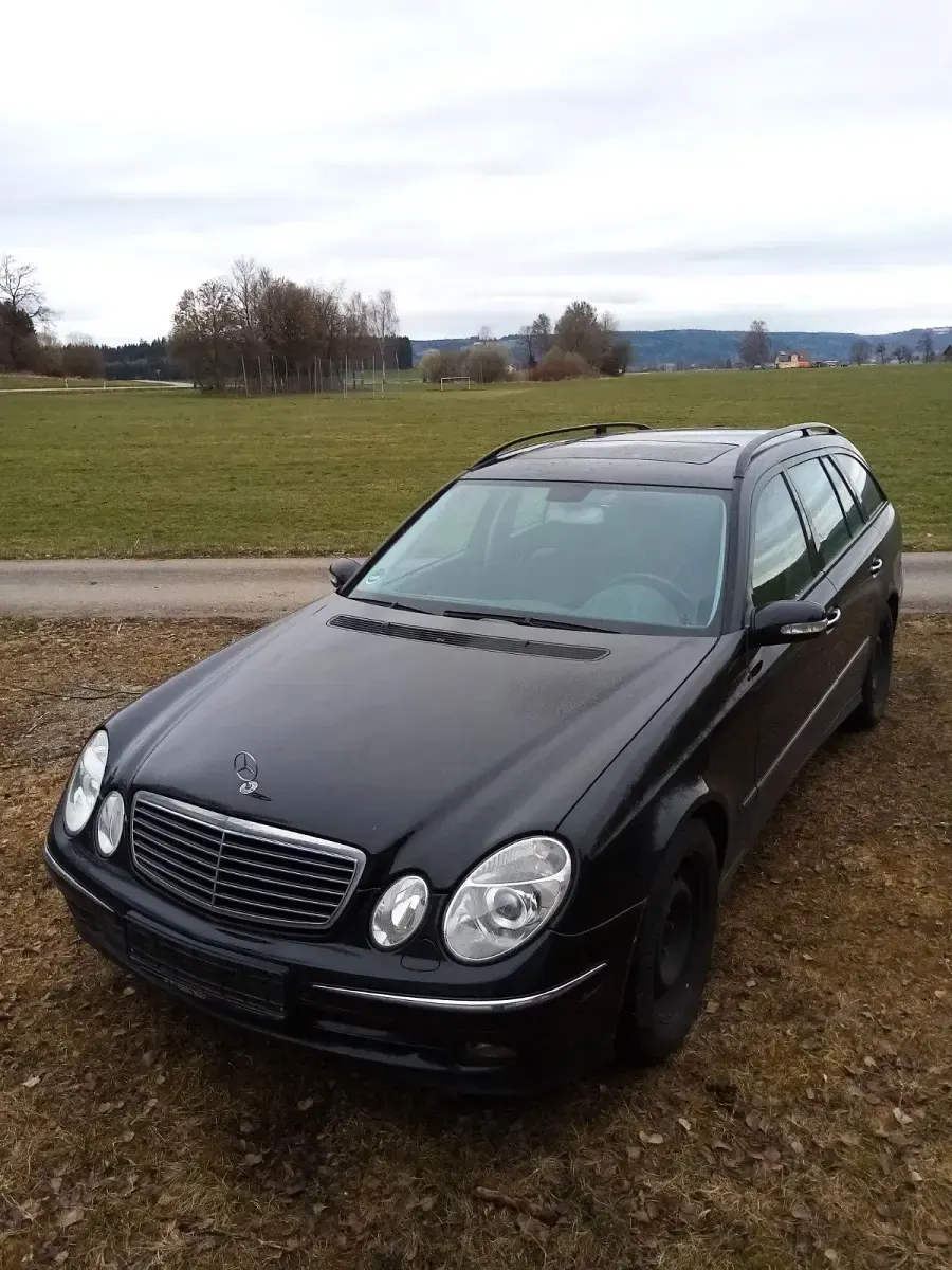 Gebraucht Mercedes E320 224 PS (164 kW) 2004 Schwarz Kombi