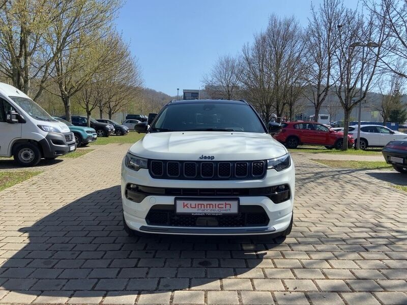 Gebraucht Jeep Compass 179 PS (131 kW) 2022 Zweifarblackierung alpine whi SUV