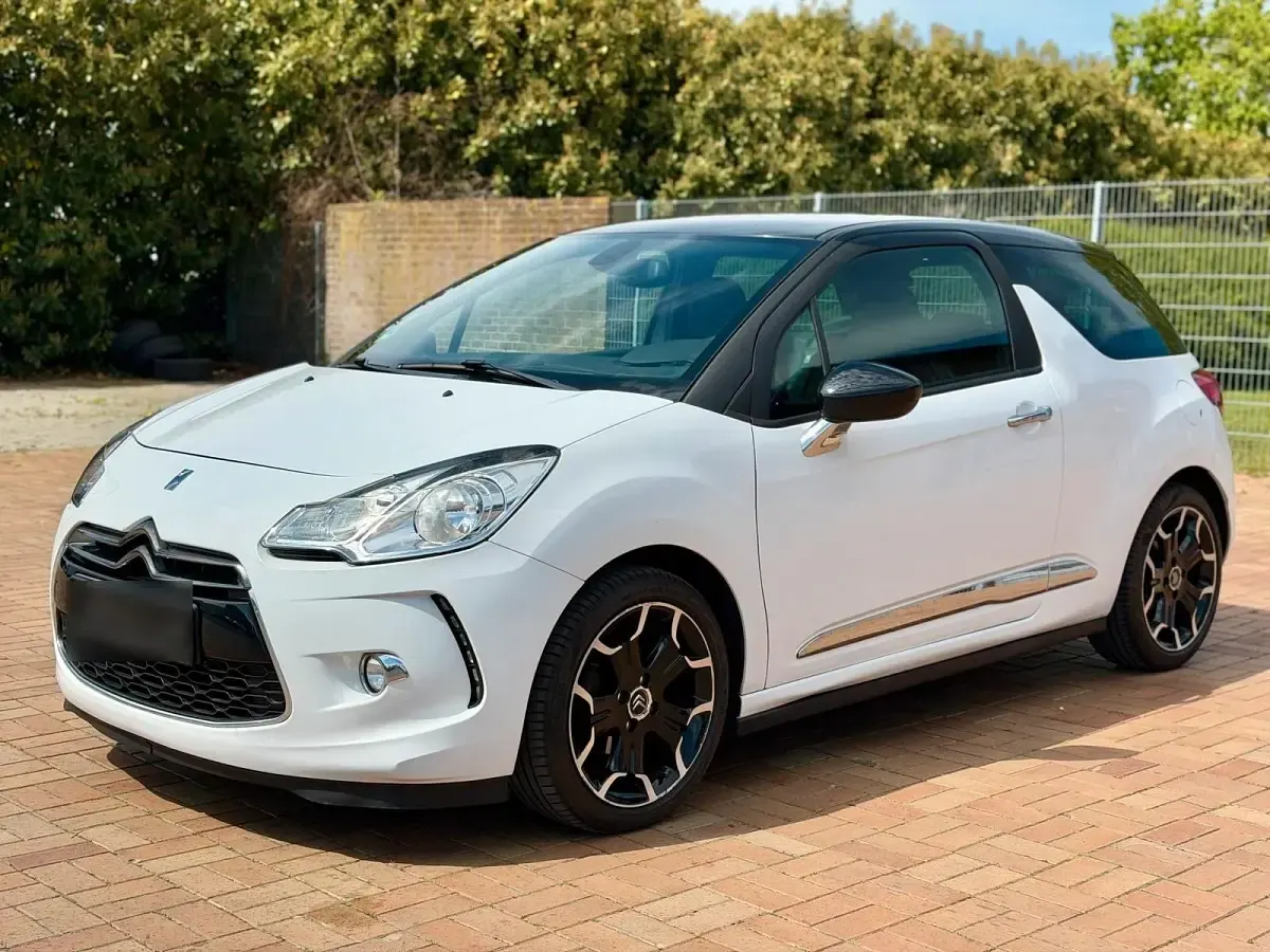 Gebraucht Citroën DS3 So Chic 92 PS (67 kW) 2011 Weiß Kleinwagen