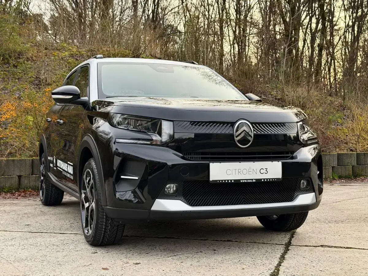 Gebraucht Citroën C3 101 PS (74 kW) 2025 Perla neraschwarz Kleinwagen