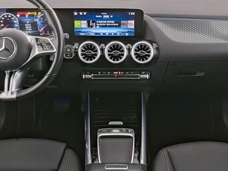 Gebraucht Mercedes B200 Progressive 150 PS (110 kW) 2024 Schwarz Van / Kleinbus