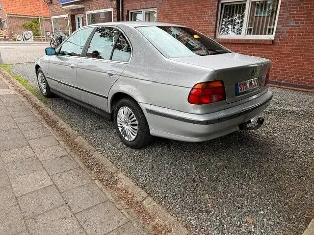Gebraucht BMW 528 193 PS (141 kW) 1998 Silber Limousine