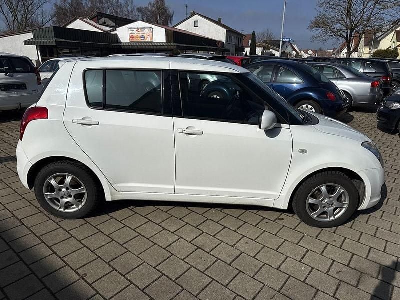 Gebraucht Suzuki Swift 92 PS (67 kW) 2008 Weiß Kleinwagen