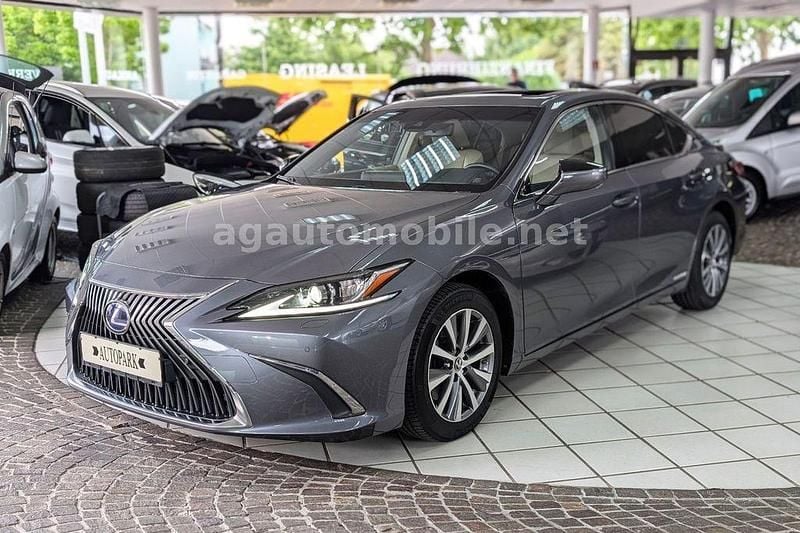 Gebraucht Lexus ES300H 178 PS (130 kW) 2020 Grau Limousine