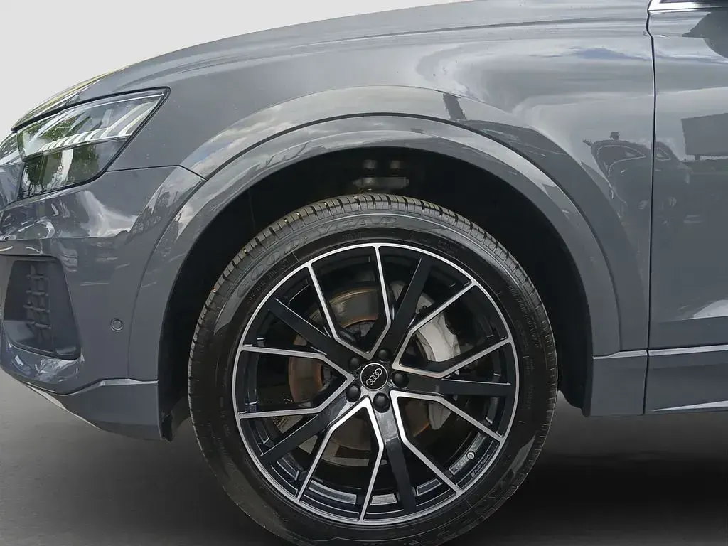 Gebraucht Audi Q8 Ambiente 286 PS (210 kW) 2023 Individuallackierungen audi exclusive SUV