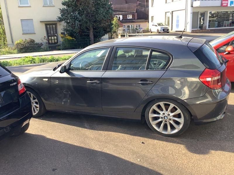 Gebraucht BMW 120 Sport Line 170 PS (125 kW) 2007 Sparkling graphite metallic Kleinwagen