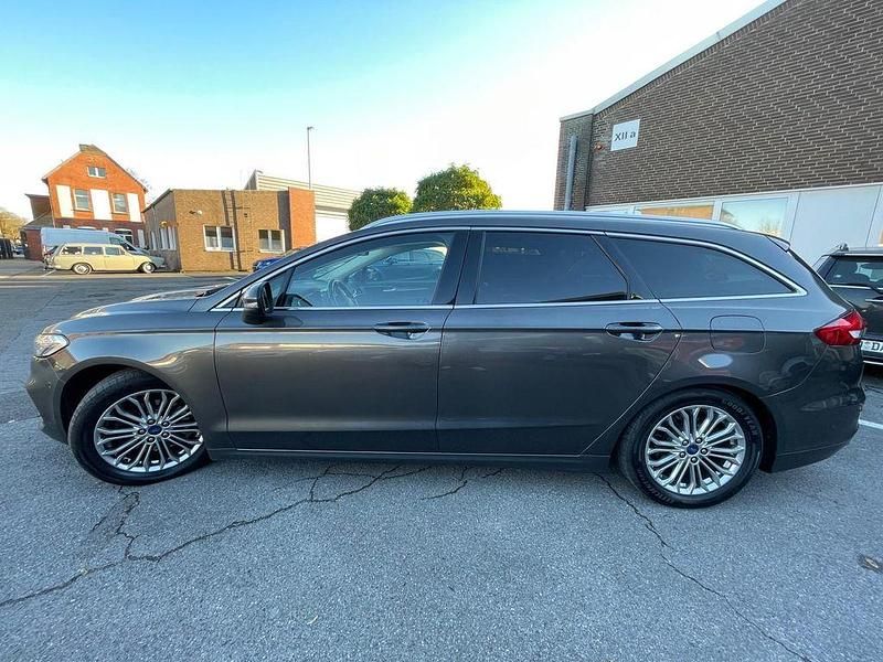 Gebraucht Ford Mondeo Titanium 190 PS (139 kW) 2021 Grau Limousine