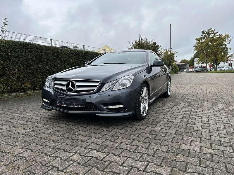 Grau Gebraucht 2013 Mercedes E250 Coupé | 16.200 € (Guter Preis) - Bild 1/4