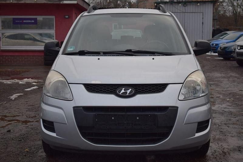 Gebraucht Hyundai Matrix Classic 103 PS (75 kW) 2009 Silber Van / Kleinbus