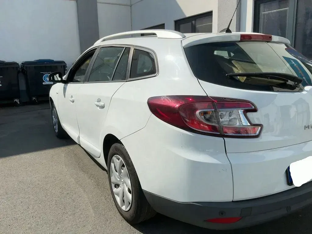 Używany Renault Mégane LIMITED 110 KM (80 kW) 2016 Biały Sedan/Limuzyna