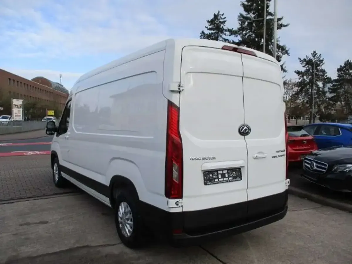 Gebraucht Ford Transit 148 PS (108 kW) 2024 Weiß Van / Kleinbus