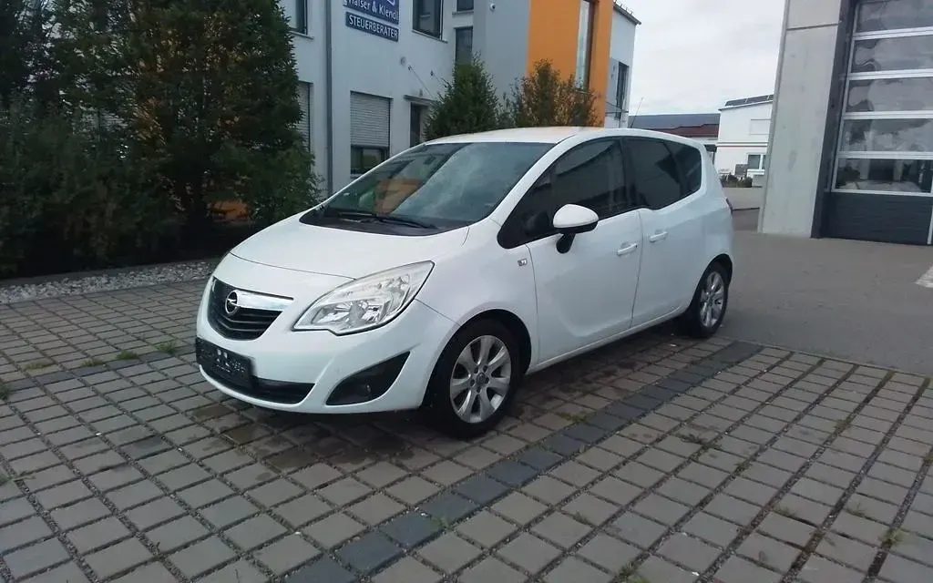 Gebraucht Opel Meriva Edition 110 PS (80 kW) 2012 Weiß Van / Kleinbus