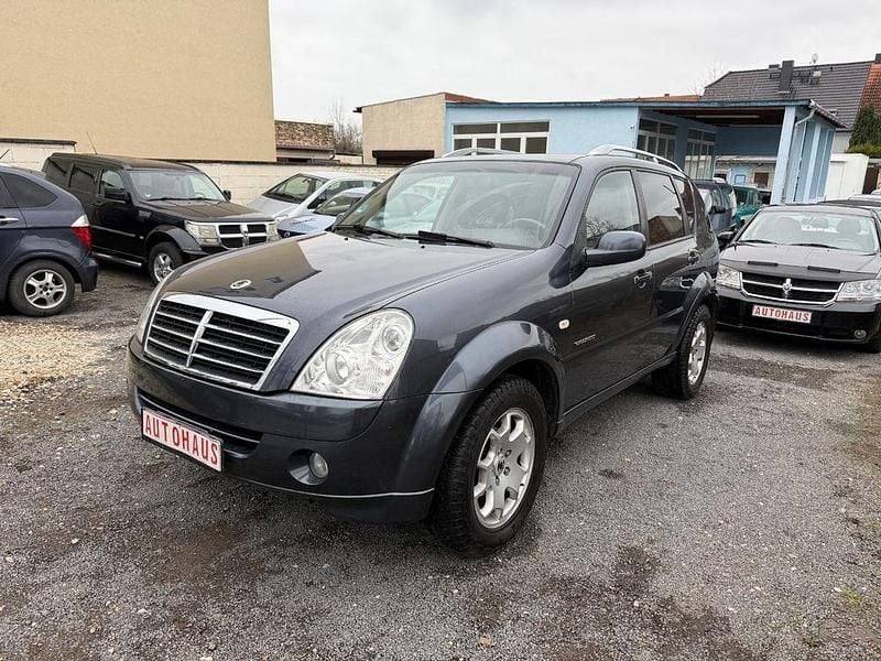 Grau Gebraucht 2006 Ssangyong Rexton SUV | 3.490 € - Bild 1/4