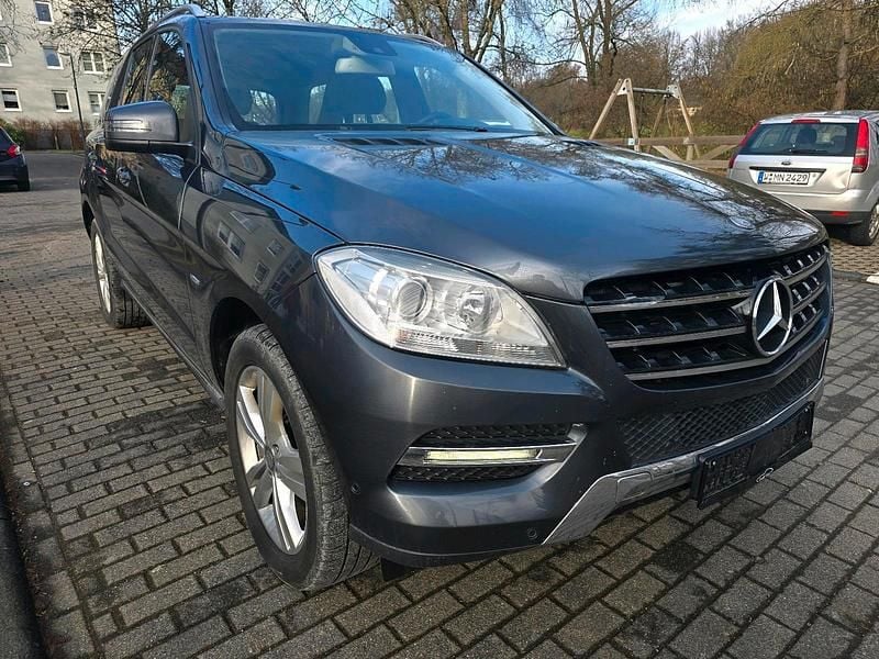 Gebraucht Mercedes ML250 204 PS (150 kW) 2012 Grau SUV