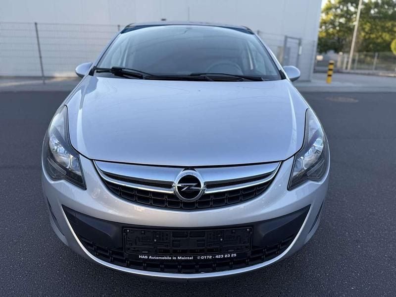Gebraucht Opel Corsa Selection 86 PS (63 kW) 2014 Argon silber/ice silver (m2) Kleinwagen