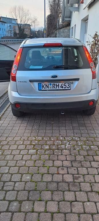 Gebraucht Ford Fiesta Fun X 60 PS (44 kW) 2007 Silber Kleinwagen