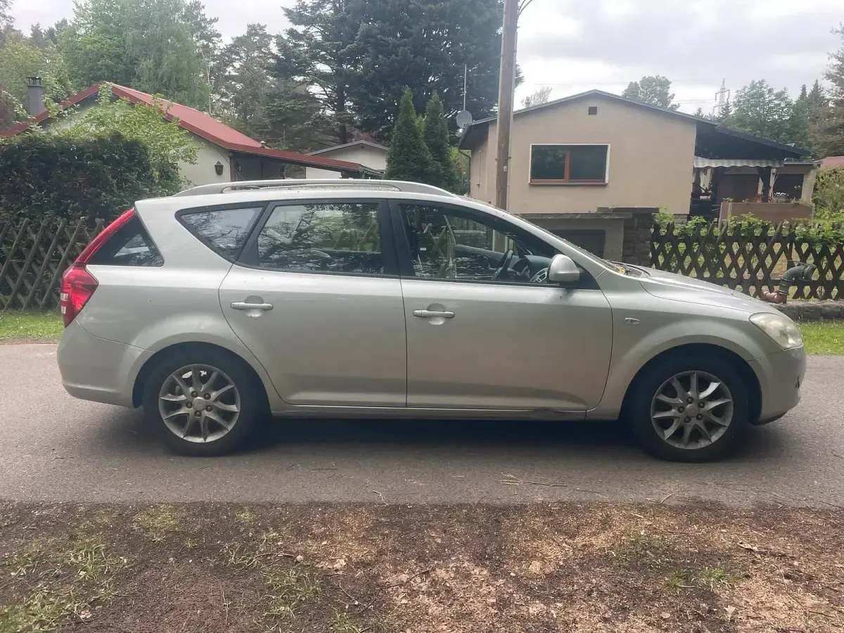 Gebraucht Kia Ceed 122 PS (89 kW) 2007 Silber Kleinwagen