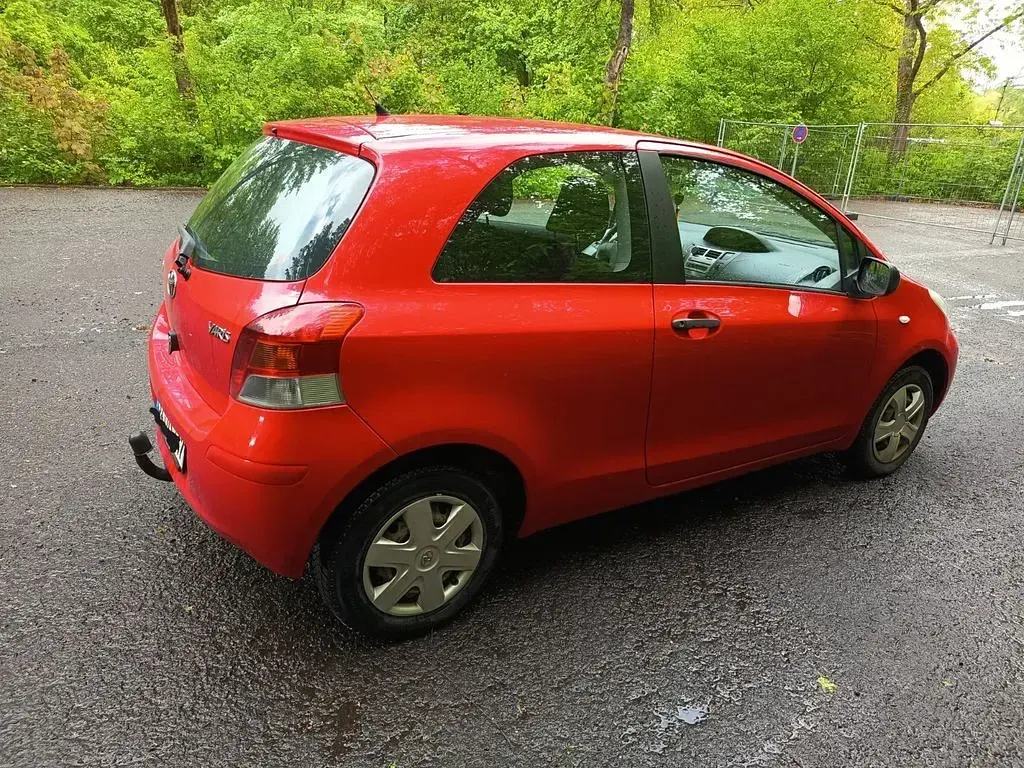 Gebraucht Toyota Yaris 69 PS (50 kW) 2009 Rot Kleinwagen