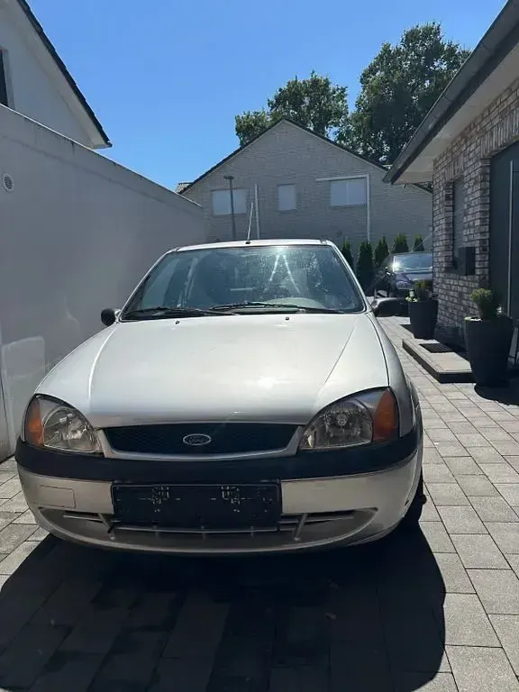Gebraucht Ford Fiesta 50 PS (36 kW) 2001 Silber Kleinwagen